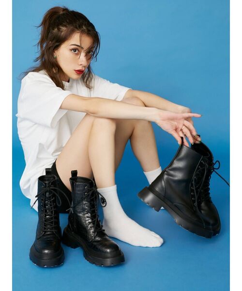 EVRIS(エヴリス)の「レースアップインソールワークブーツ(ブーツ・レディース・ブラック/その他1・SMALL/MEDIUM/LARGE)」の3枚目の写真