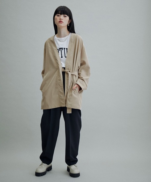 ADAM ET ROPE'(アダムエロペ)の「【サステナブル・WEB限定(一部店舗展開あり)】ベルテッドシャツジャケット(テーラードジャケット・レディース・チャコールグレー/ブラック/ベージュ・FREE)」の6枚目の写真