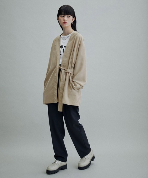 ADAM ET ROPE'(アダムエロペ)の「【サステナブル・WEB限定(一部店舗展開あり)】ベルテッドシャツジャケット(テーラードジャケット・レディース・チャコールグレー/ブラック/ベージュ・FREE)」の19枚目の写真
