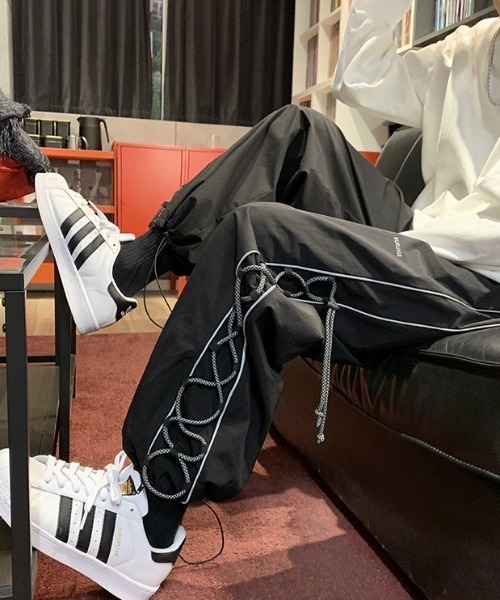 Mimma/Mimaa(ミマ)の「【Mimma/Mimaa】サイドラインループイージーパンツ(スラックス・メンズ・ホワイト/ブラック・FREE)」の7枚目の写真