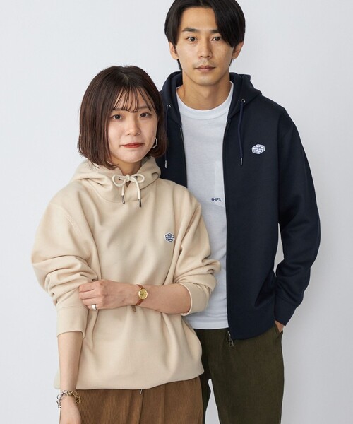 SHIPS（シップス）の「*SHIPS: スタイリッシュ ロゴ ワッペン バルキー ポンチ プルオーバー パーカー（パーカー・メンズ・ブラック/ベージュ/グレー/ブルー・SMALL/MEDIUM/LARGE/X-LARGE/XX-LARGE）」の4枚目の写真
