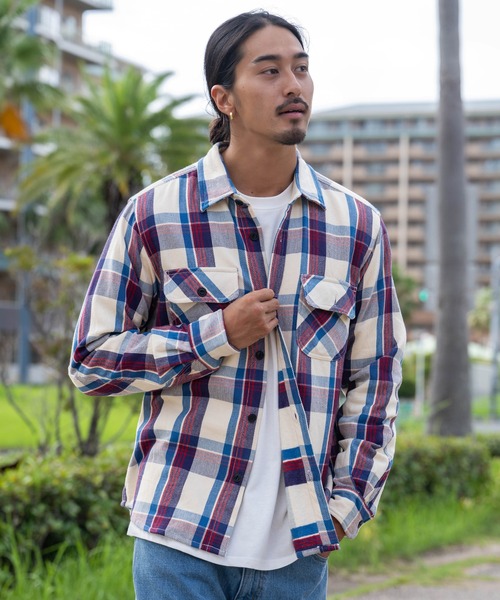 SILVER BULLET（シルバーバレット）の「『ALCARZA/アルカーザ』ヘヴィネルチェックシャツ（シャツ/ブラウス・メンズ・ブルー/ダークグリーン/ブラウン/グリーン/イエロー/レンガ/マスタード/レッド/オレンジ/オレンジ系1/レッド系1/グレー/ホワイト/ライトベージュ/サックスブルー/ピンク/サンドベージュ/ブラウン系その他/イエロー系その他/ブラック系その他/オレンジ系その他/ホワイト系その他/ベージュ系その他/ベージュ系その他2/レッド系その他/パープル/ネイビー/スカイブルー/アッシュグレー/ボルドー/ミント/アイボリー/ブラウン系2/イエロー系1/ブラック系2/ブラック系1/ブラウン系1/グレー系1/ベージュ/サックスブルー系1/ブルー系1/オレンジ系2/ブルー系2/ブラウン系3/グリーン系1/レッド系2・M/XL/L）」の2枚目の写真