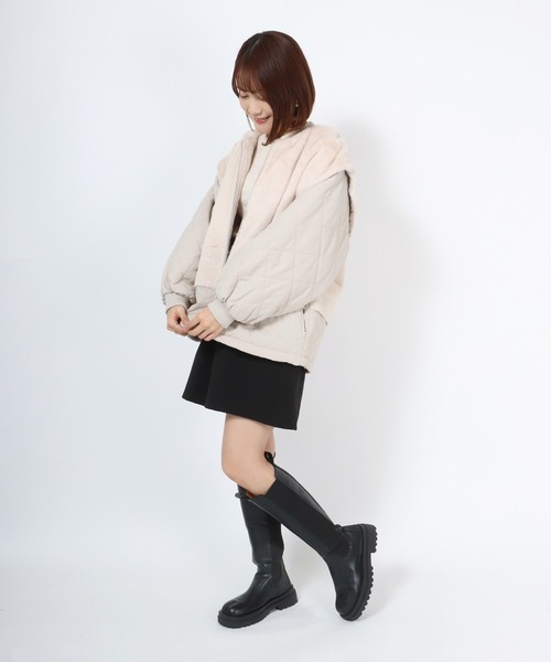 Salong hameu(サロン ハミュー)の「フェイクファーベスト×キルティングジャケット フェイクレイヤード ノーカラージップブルゾン(ノーカラージャケット・レディース・ブラック/カーキ/グレイッシュベージュ・M/L)」の10枚目の写真