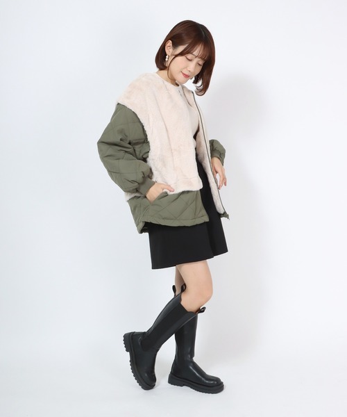 Salong hameu(サロン ハミュー)の「フェイクファーベスト×キルティングジャケット フェイクレイヤード ノーカラージップブルゾン(ノーカラージャケット・レディース・ブラック/カーキ/グレイッシュベージュ・M/L)」の14枚目の写真