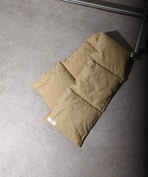 NILWAY（ニルウェイ）の「中綿ボリュームナイロンマフラー（マフラー・メンズ・ブラック/ベージュ/カーキ・FREE）」の4枚目の写真