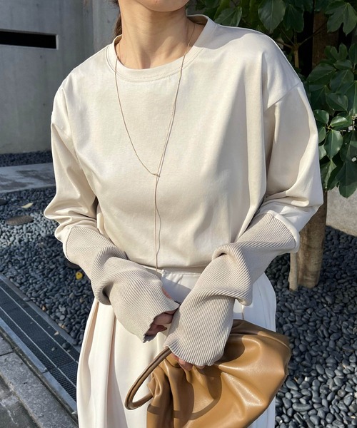 CAPRICIEUX LE'MAGE（カプリシューレマージュ）の「アームウォーマー風ロンT（Tシャツ/カットソー・レディース・ブラック/ホワイト/ベージュ・FREE）」の3枚目の写真