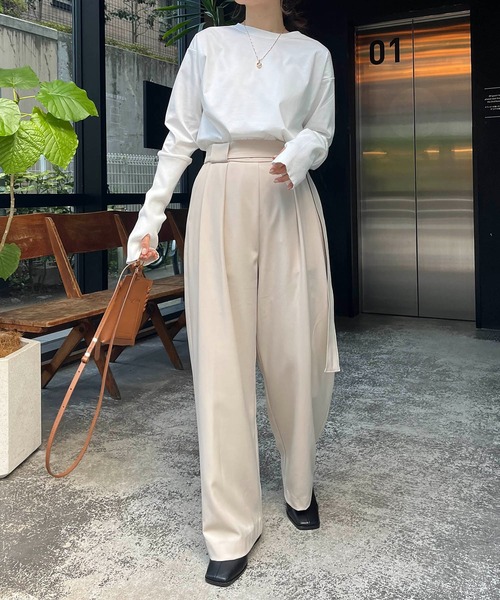 CAPRICIEUX LE'MAGE（カプリシューレマージュ）の「アームウォーマー風ロンT（Tシャツ/カットソー・レディース・ブラック/ホワイト/ベージュ・FREE）」の6枚目の写真