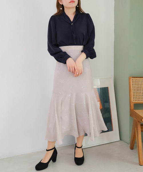 ASTORIA ODIER（アストリアオディール）の「リング付きボウタイブラウス（シャツ/ブラウス・レディース・ホワイト/ベージュ/ラベンダー/ピンクベージュ/ネイビー・SMALL/MEDIUM）」の21枚目の写真