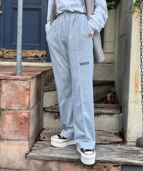 mi via loca（ミヴィアロカ）の「センターシーム ロゴスウェットパンツ（スウェットパンツ・レディース・ピンク/スミクロ/杢グレー/ボルドー・FREE）」の3枚目の写真