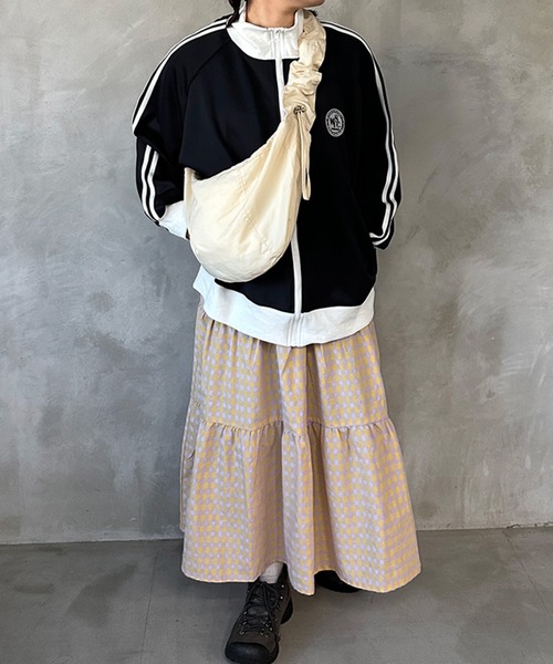 kutir(クティール)の「刺繍ロゴ トラックジャケット(その他アウター・レディース・ライトベージュ/ネイビー・MEDIUM/LARGE)」の18枚目の写真