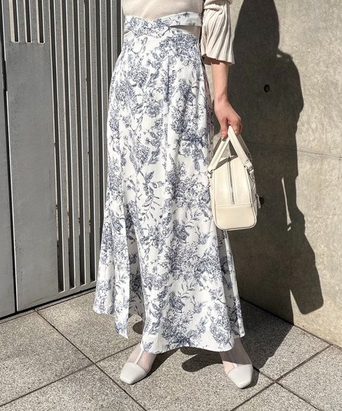 one after another NICE CLAUP(ワンアフターアナザーナイスクラップ)の「【新色追加】クロスバックリボンスカート(スカート・レディース・ホワイト系その他/ブルー系その他/ドット/アイボリー・SMALL/MEDIUM)」の9枚目の写真