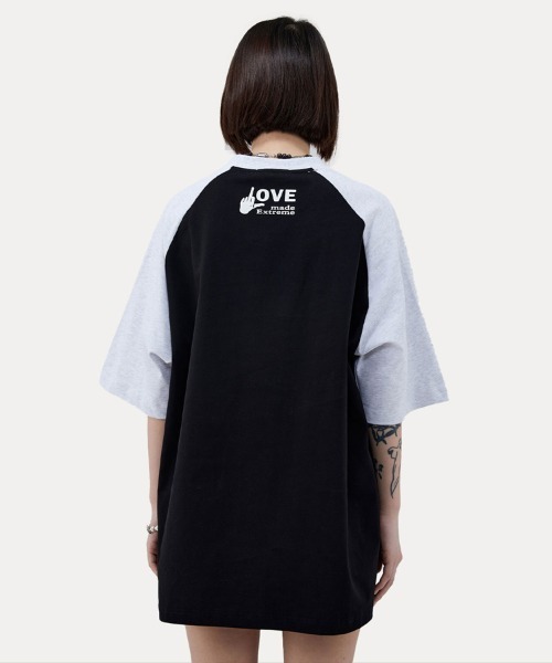 Ressaca(レサーカ)の「オーバーサイズ ロゴプリント ラグランクルーネック半袖Tシャツ(Tシャツ/カットソー・メンズ・ホワイト/ホワイト×ブラック/ブラック/チャコールグレー・L/XL/XXL/M)」の17枚目の写真