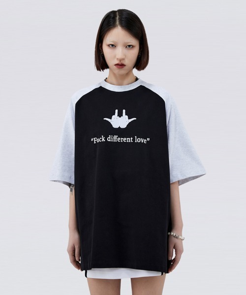 Ressaca(レサーカ)の「オーバーサイズ ロゴプリント ラグランクルーネック半袖Tシャツ(Tシャツ/カットソー・メンズ・ホワイト/ホワイト×ブラック/ブラック/チャコールグレー・L/XL/XXL/M)」の9枚目の写真