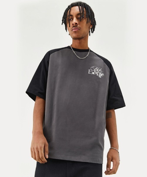 Ressaca(レサーカ)の「オーバーサイズ ロゴプリント ラグランクルーネック半袖Tシャツ(Tシャツ/カットソー・メンズ・ホワイト/ホワイト×ブラック/ブラック/チャコールグレー・L/XL/XXL/M)」の10枚目の写真