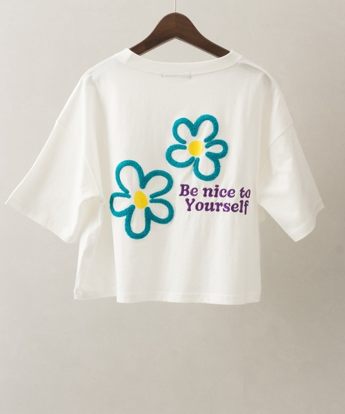 SpRay（スプレイ）の「花ロゴクロップドTシャツ（Tシャツ/カットソー・レディース・オートミール/オフホワイト/ライトブルー/チャコールグレー・FREE）」の17枚目の写真