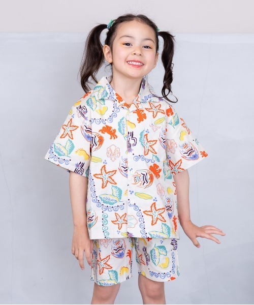 BIG FIELD(ビッグフィールド)の「総柄オープンカラーシャツ(90~150cm)(シャツ/ブラウス・キッズ・グリーン/オリーブ/オフホワイト・90/100/110/120/130/140/150)」の2枚目の写真