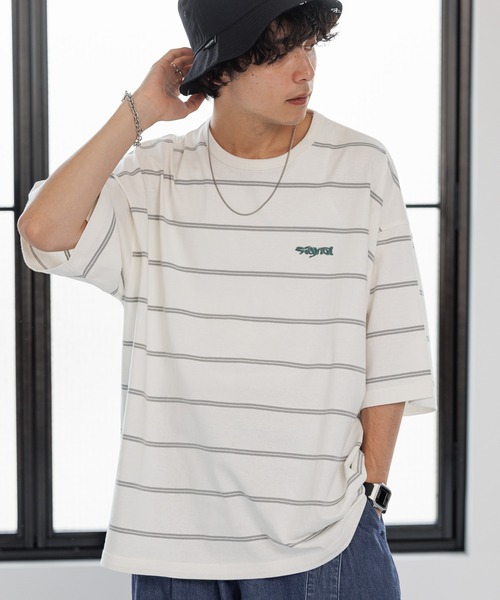 SIGNAL SPORTS（シグナルスポーツ）の「【SIGNAL SPORTS】ワンポイントグラフィック刺繍/ボーダーTシャツ（Tシャツ/カットソー・メンズ・ブルー/ブラック/ホワイト/パープル・MEDIUM/LARGE）」の2枚目の写真