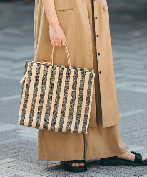 EleSac(エルサック)の「【ELESAC/エルサック】PAPIRO L STRIPE:バッグ(ショルダーバッグ・レディース・ブラック・FREE)」の1枚目の写真