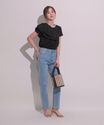 JUSGLITTY（ジャスグリッティー）の「アシンメトリーフリル