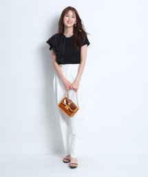 JUSGLITTY（ジャスグリッティー）の「アシンメトリーフリル