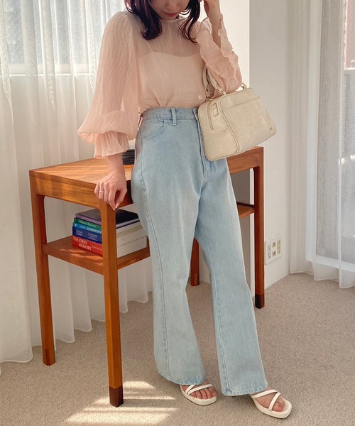 one after another NICE CLAUP(ワンアフターアナザーナイスクラップ)の「エンブレム付きボストンバッグ(ボストンバッグ・レディース・ブラック/アイボリー/モカ・FREE)」の4枚目の写真