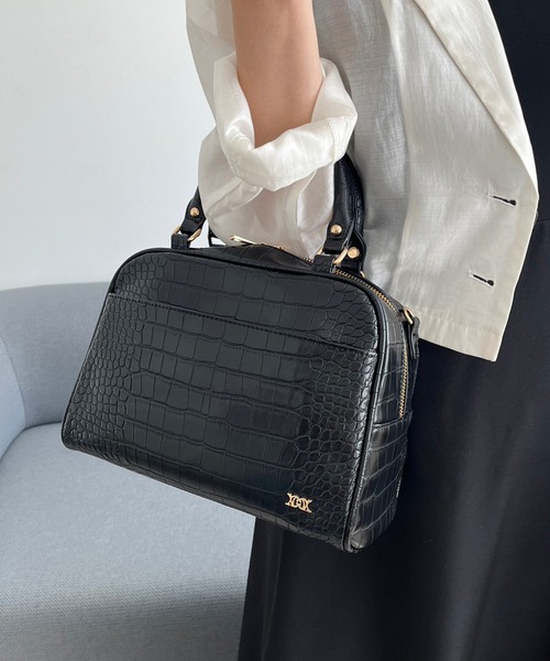 one after another NICE CLAUP(ワンアフターアナザーナイスクラップ)の「エンブレム付きボストンバッグ(ボストンバッグ・レディース・ブラック/アイボリー/モカ・FREE)」の5枚目の写真