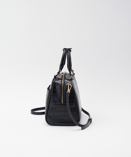 one after another NICE CLAUP(ワンアフターアナザーナイスクラップ)の「エンブレム付きボストンバッグ(ボストンバッグ・レディース・ブラック/アイボリー/モカ・FREE)」の14枚目の写真