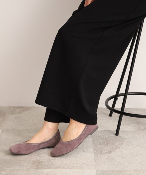 SHOO・LA・RUE（シューラルー）の「◆ストレッチフェイクスエードローヒール（その他シューズ・レディース・パープル系4/ブラック/ブルー/サンドベージュ・25/45/35）」の5枚目の写真