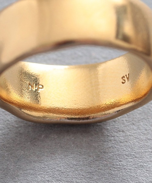 NOIR DE POUPEE（ノワールドプーペ）の「silver925 ボリュームスムース テクスチャー ピンキーリング (ニッケルフリー)（リング・レディース・シルバー/ゴールド・#5/#3）」の8枚目の写真