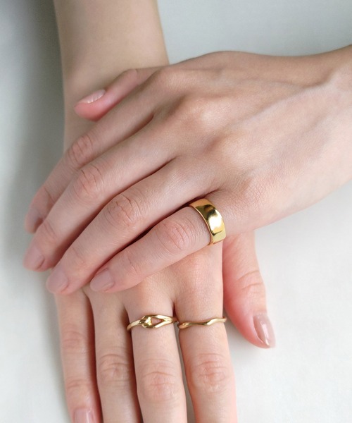 NOIR DE POUPEE（ノワールドプーペ）の「silver925 ボリュームスムース テクスチャー ピンキーリング (ニッケルフリー)（リング・レディース・シルバー/ゴールド・#5/#3）」の5枚目の写真