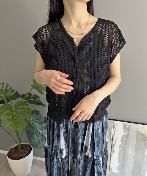 Jewelobe(ジュエローブ)の「2wayレースアップメッシュプルオーバー(ニット/セーター・レディース・ブラック/ブラウン/ホワイト/ベージュ・FREE)」の14枚目の写真