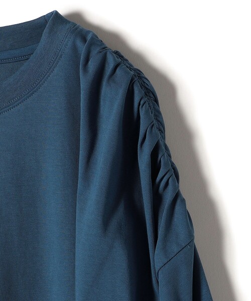SHIPS(シップス)の「* 〈洗濯機可能〉ショルダー ギャザー ラウンド へム ロング スリーブ TEE ◇(Tシャツ/カットソー・レディース・チャコールグレー/ブルー系/オフホワイト・SMALL/MEDIUM)」の11枚目の写真