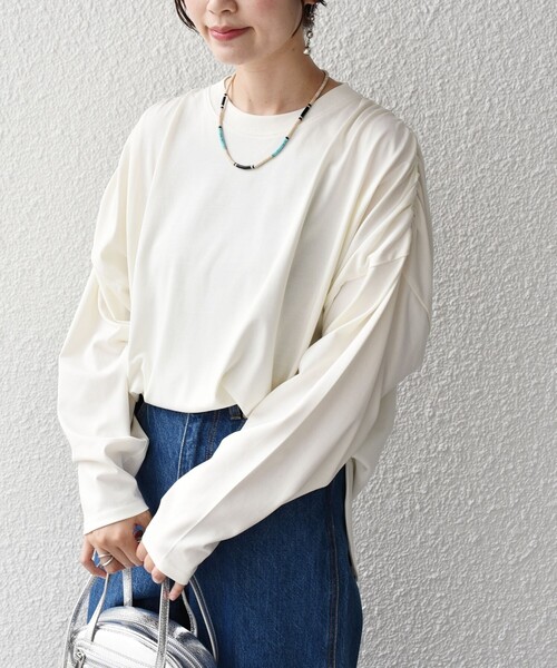 SHIPS(シップス)の「* 〈洗濯機可能〉ショルダー ギャザー ラウンド へム ロング スリーブ TEE ◇(Tシャツ/カットソー・レディース・チャコールグレー/ブルー系/オフホワイト・SMALL/MEDIUM)」の15枚目の写真