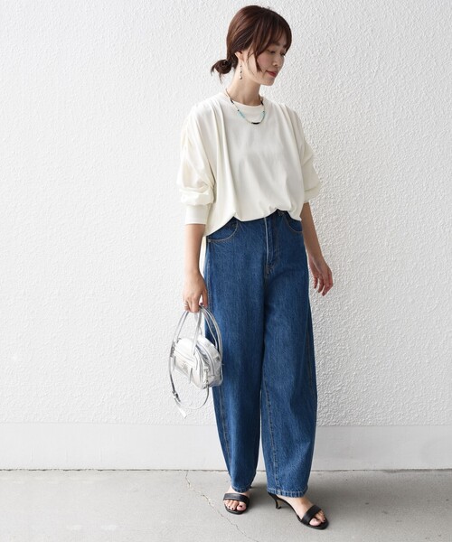 SHIPS(シップス)の「* 〈洗濯機可能〉ショルダー ギャザー ラウンド へム ロング スリーブ TEE ◇(Tシャツ/カットソー・レディース・チャコールグレー/ブルー系/オフホワイト・SMALL/MEDIUM)」の19枚目の写真