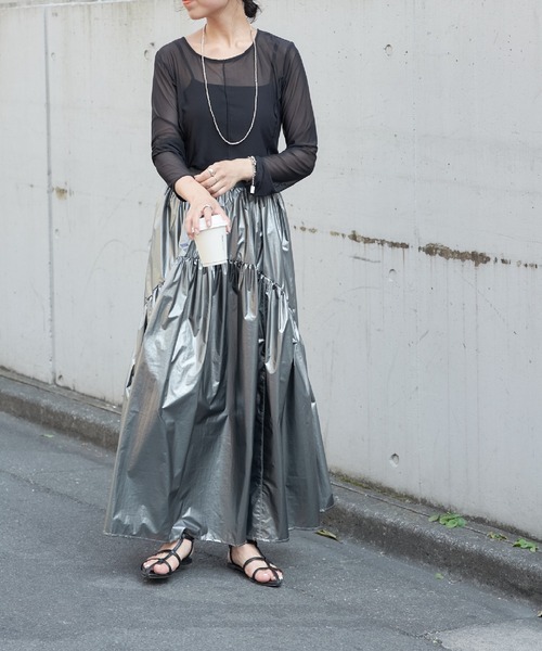 COLONY 2139（コロニートゥーワンスリーナイン）の「メタリックラウンドティアードスカート（スカート・レディース・シルバー/シャンパン/ネイビー/ホワイト・FREE）」の6枚目の写真