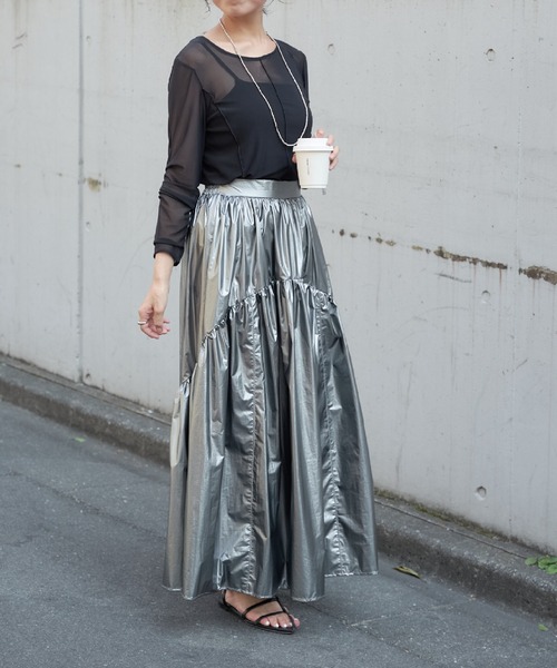 COLONY 2139（コロニートゥーワンスリーナイン）の「メタリックラウンドティアードスカート（スカート・レディース・シルバー/シャンパン/ネイビー/ホワイト・FREE）」の8枚目の写真