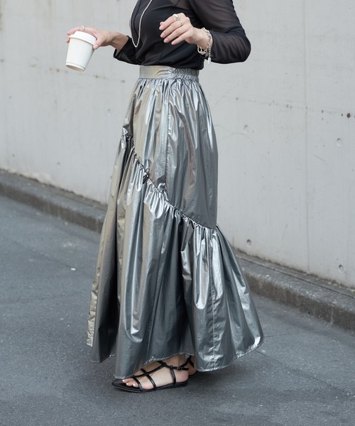 COLONY 2139（コロニートゥーワンスリーナイン）の「メタリックラウンドティアードスカート（スカート・レディース・シルバー/シャンパン/ネイビー/ホワイト・FREE）」の18枚目の写真