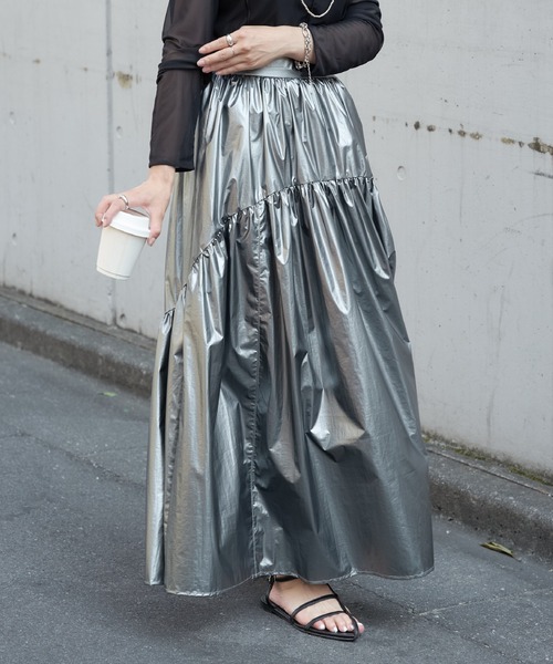 COLONY 2139（コロニートゥーワンスリーナイン）の「メタリックラウンドティアードスカート（スカート・レディース・シルバー/シャンパン/ネイビー/ホワイト・FREE）」の19枚目の写真