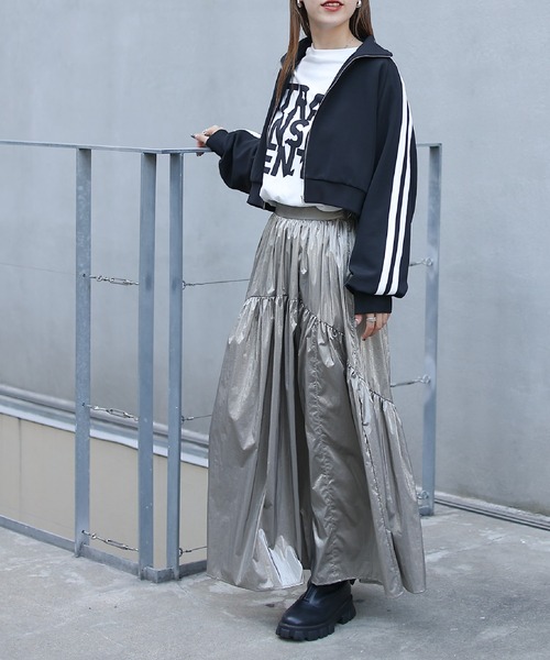 COLONY 2139（コロニートゥーワンスリーナイン）の「メタリックラウンドティアードスカート（スカート・レディース・シルバー/シャンパン/ネイビー/ホワイト・FREE）」の15枚目の写真