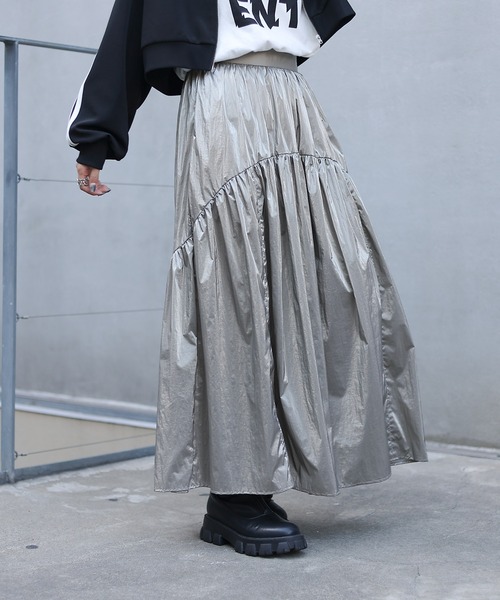 COLONY 2139（コロニートゥーワンスリーナイン）の「メタリックラウンドティアードスカート（スカート・レディース・シルバー/シャンパン/ネイビー/ホワイト・FREE）」の9枚目の写真