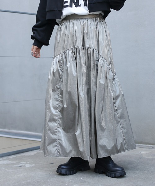 COLONY 2139（コロニートゥーワンスリーナイン）の「メタリックラウンドティアードスカート（スカート・レディース・シルバー/シャンパン/ネイビー/ホワイト・FREE）」の11枚目の写真