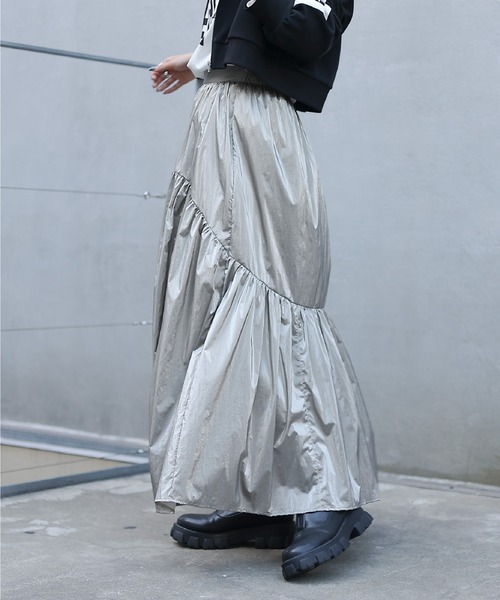 COLONY 2139（コロニートゥーワンスリーナイン）の「メタリック