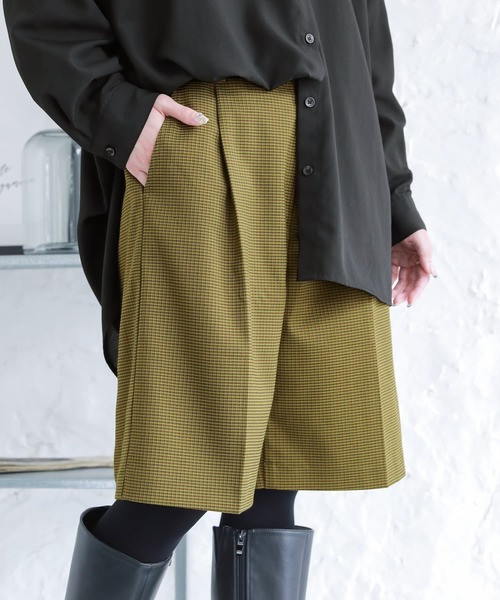 osharewalker（オシャレウォーカー）の「【廃盤】『グレンチェック柄センタープレスハーフパンツ』（その他パンツ・レディース・グレー/カーキ・1/2）」の2枚目の写真