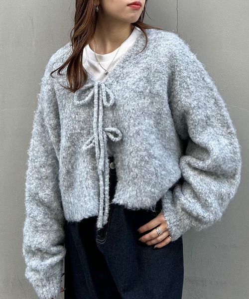 INGNI（イング）の「フロントリボンブークレーニットカーディガン(前後2way)（カーディガン/ボレロ・レディース・ピンク系/グレー/ブルー/アイボリー/ピンク・M）」の2枚目の写真