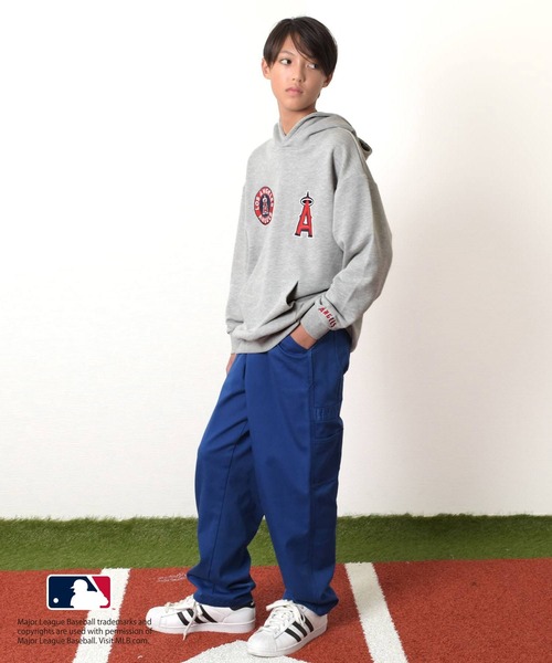 GLAZOS(グラソス)の「【MLB】裏毛チーム刺しゅうワッペン付きパーカー(パーカー・キッズ・ブルー/グレー/ネイビー/ブラック/グリーン・140cm/150cm/160cm/170cm)」の6枚目の写真