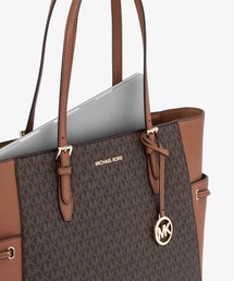 MICHAEL KORS（マイケルコース）の「GILLY ドローストリング トラベル