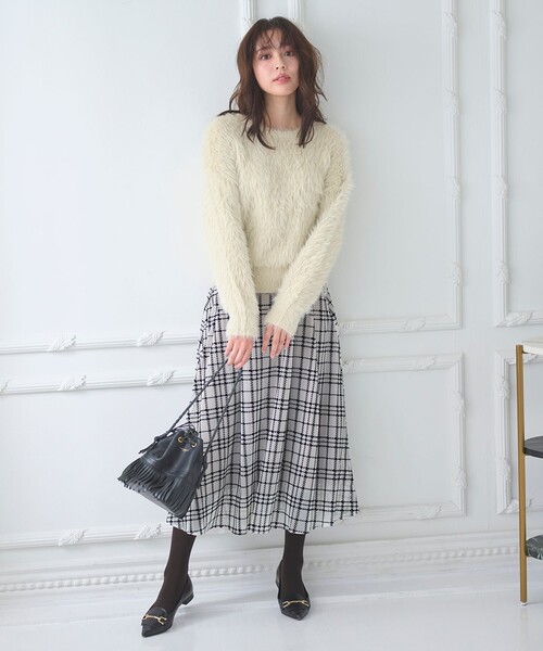 Feroux（フェルゥ）の「【選べる4カラー】ゆるふわシャギー ニット