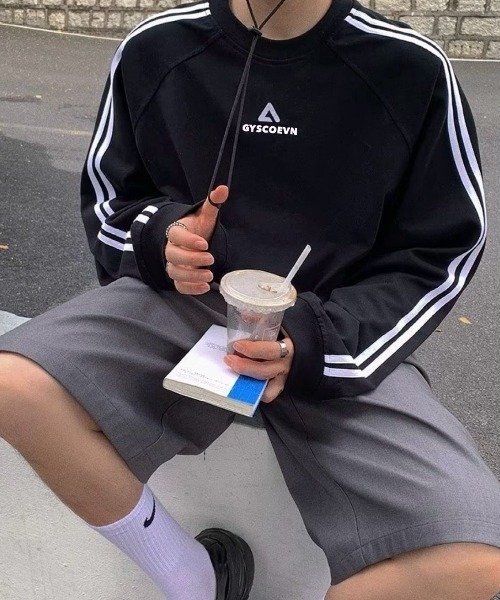 B.R.U（ブル）の「サイドラインワンポイントスウェット / トレーナー（スウェット・メンズ・ネイビー/ホワイト/グレー/ブラック・FREE）」の7枚目の写真