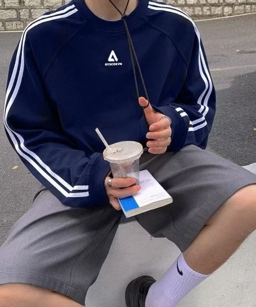 B.R.U（ブル）の「サイドラインワンポイントスウェット / トレーナー（スウェット・メンズ・ネイビー/ホワイト/グレー/ブラック・FREE）」の9枚目の写真