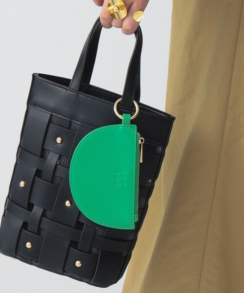 Ray BEAMS(レイビームス)の「RBS / リサイクル レザー メッシュ バッグ(ショルダーバッグ・レディース・ホワイト/ブラック・ONE SIZE)」の2枚目の写真